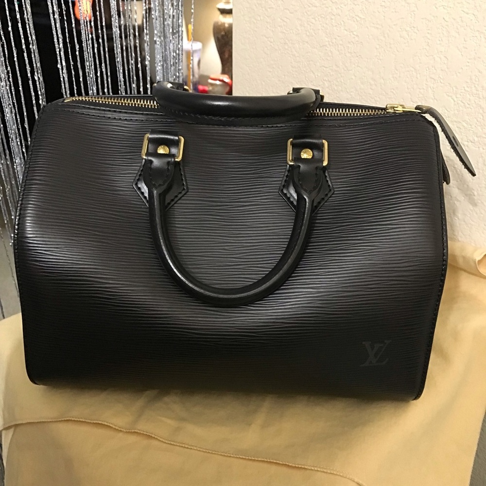 AUTHENTIC Louis Vuitton Epi Speedy 25